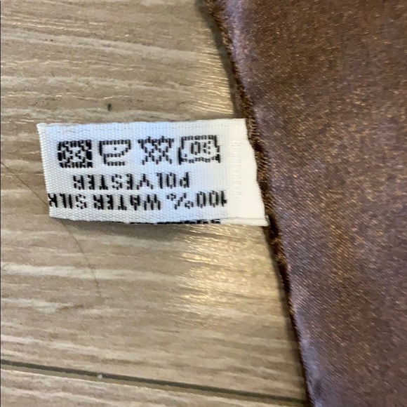 Scarf - Picture 2 of 8